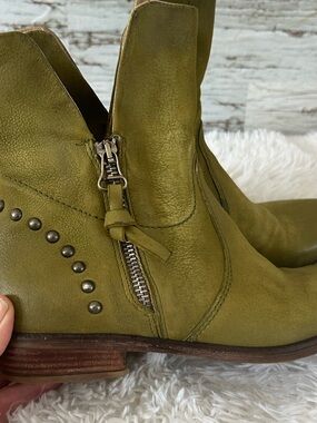 MJUS Olive Green Leather Boots